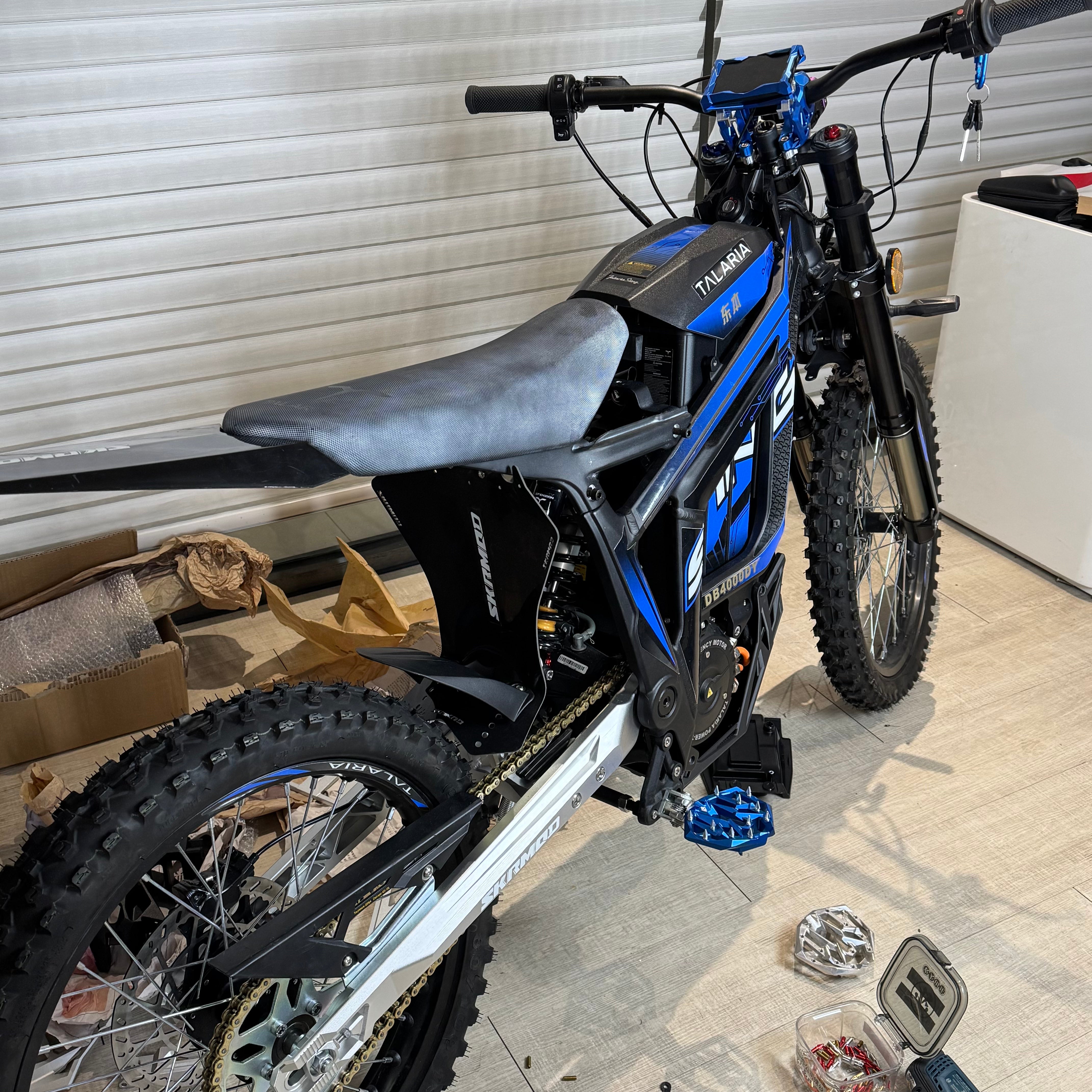 Talaria Sting R / Sigma Widened Ultra Foot Pegs