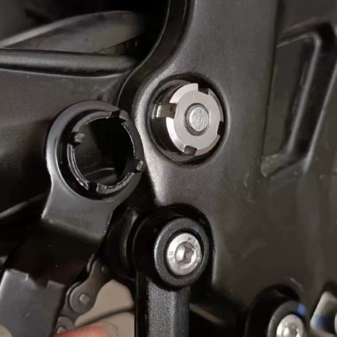 Dark Knight 🦇 Sur-Ron Swingarm 50mm extended