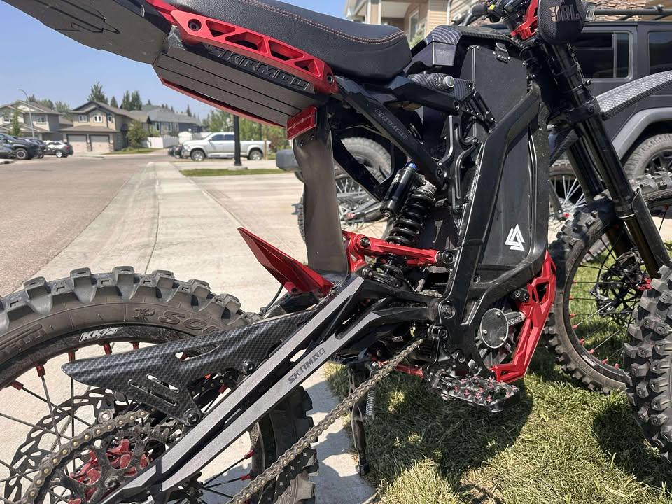 Black Knight 🦇 Skrmod Sur-Ron Light Bee X LBX Upgraded Subframe with Titanium Bolts