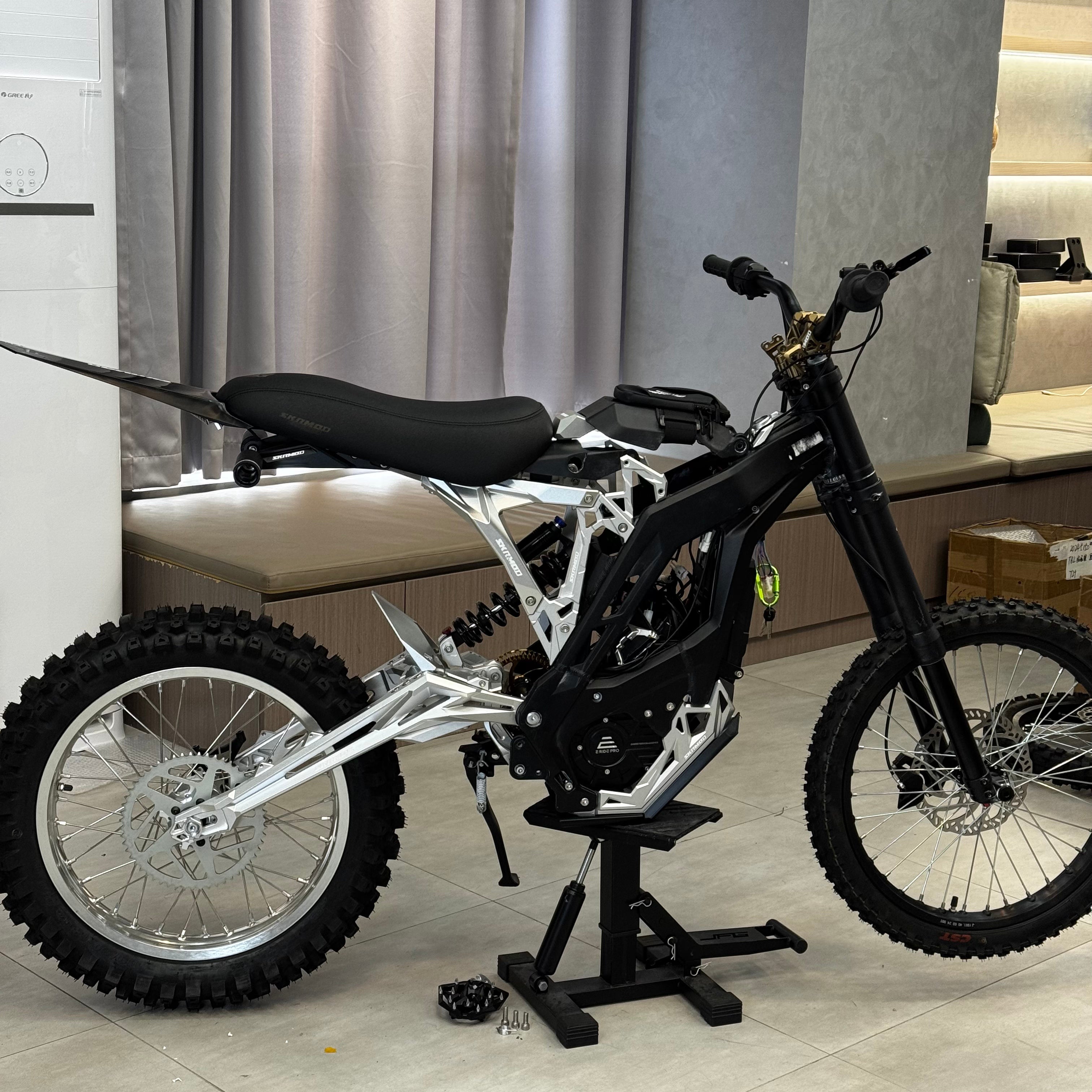 E Ride Pro Stunt Bar & Peg Kit